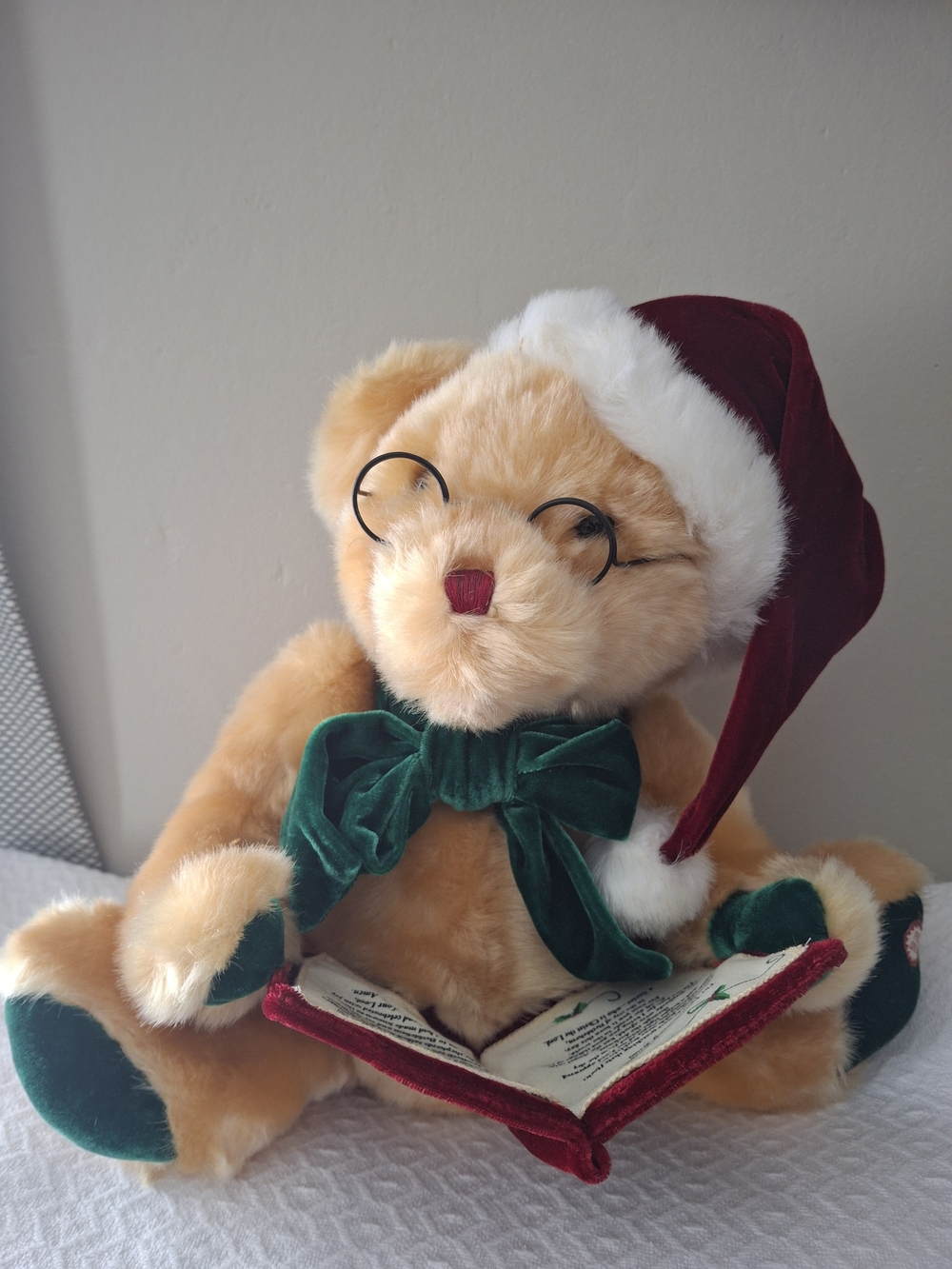 Vintage Dan Dee Collector's Choice Animated Storytelling Christmas Bear